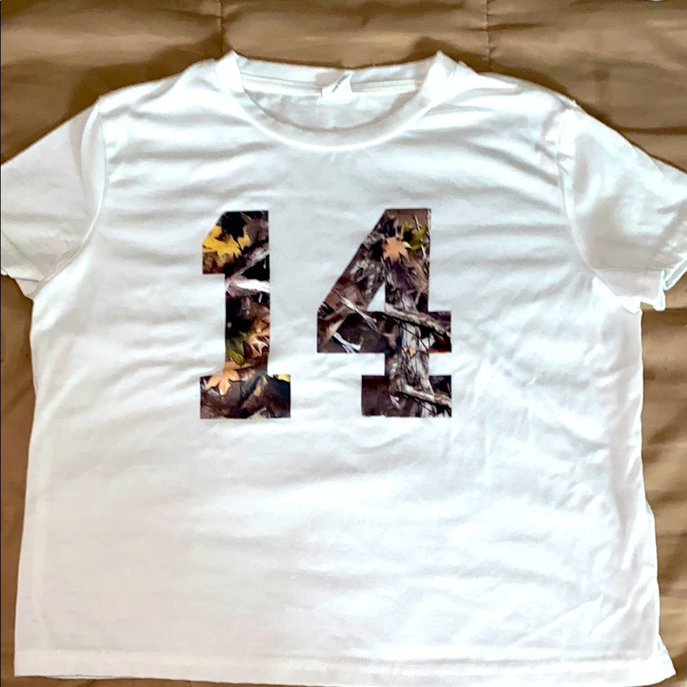 SHEIN White Kids Tee with Leaf Print Number